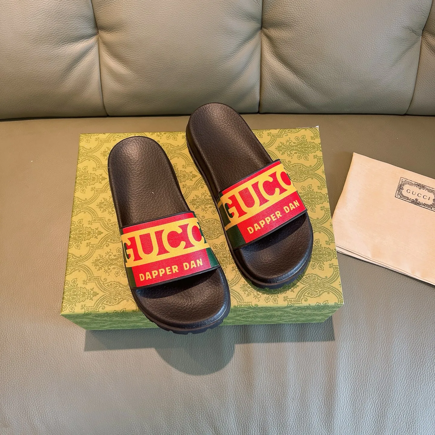 Men's Men's Shoes 130🐮🐮Gucci Gucci Slippers Gucci 2024 latest beach sandals slippers Original molding double G LOGO Original molding consistent Outsole: Men's Men's Shoes u double-layer outsole Size: 35-46